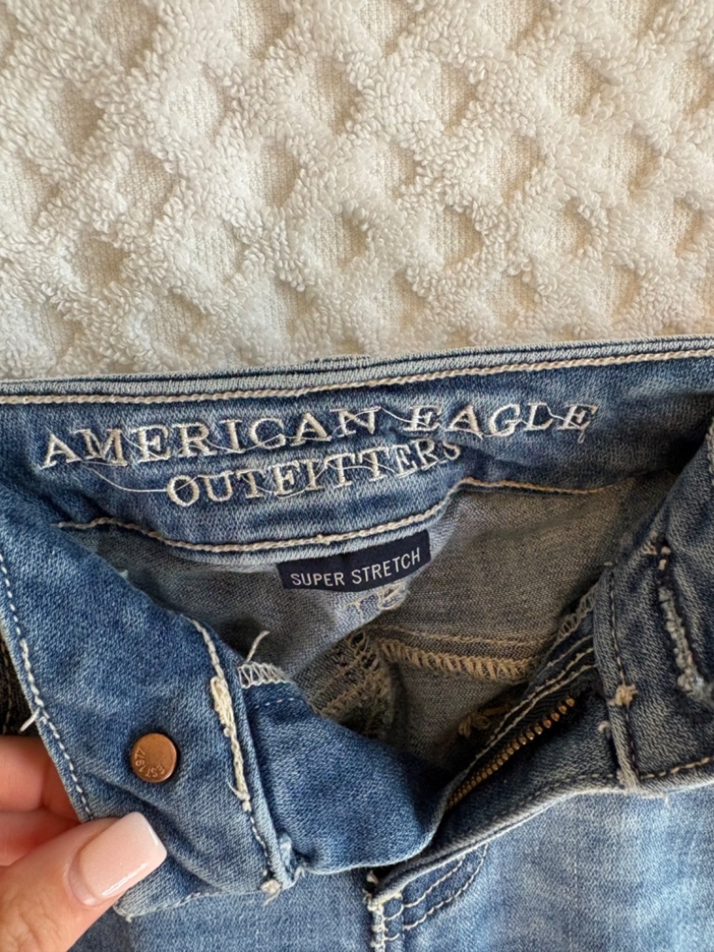 American Eagle Super Stretch Jegging Jeans | Distressed | Size 00 Regular - Picture 4 of 4